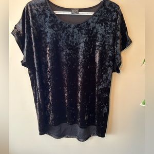 “Vamp” brand crushed velvet top
